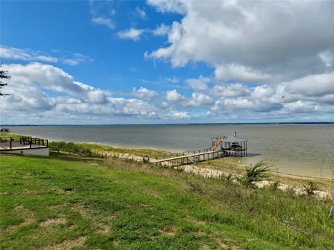 Shoreline Drive