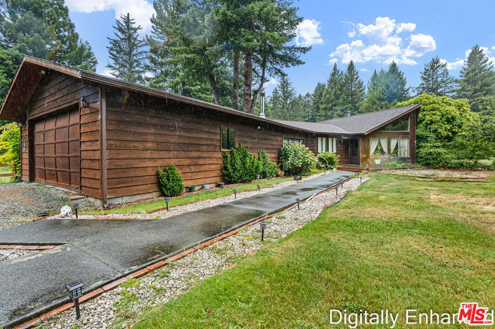 220 Malvin Murphy Lane Crescent City, CA 95531