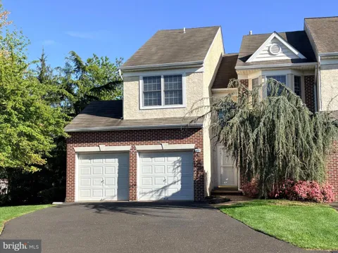 101 OXFORD COURT #143