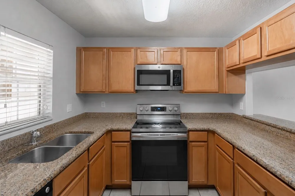 10928 KEYS GATE DR Riverview, FL 33579