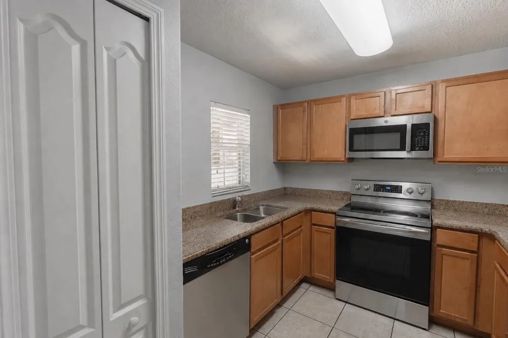10928 KEYS GATE DR Riverview, FL 33579