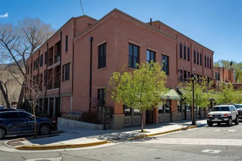 130 W Sackett Avenue #F