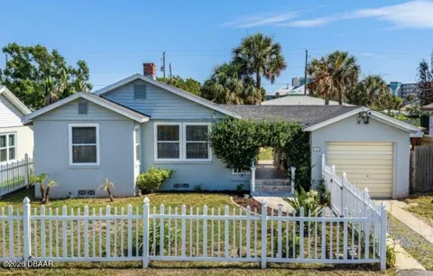 129 Rosalyn Avenue