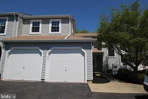 681 ROSE HOLLOW DRIVE