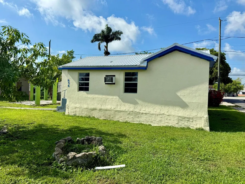 856 SW Ave D Belle Glade, FL 33430