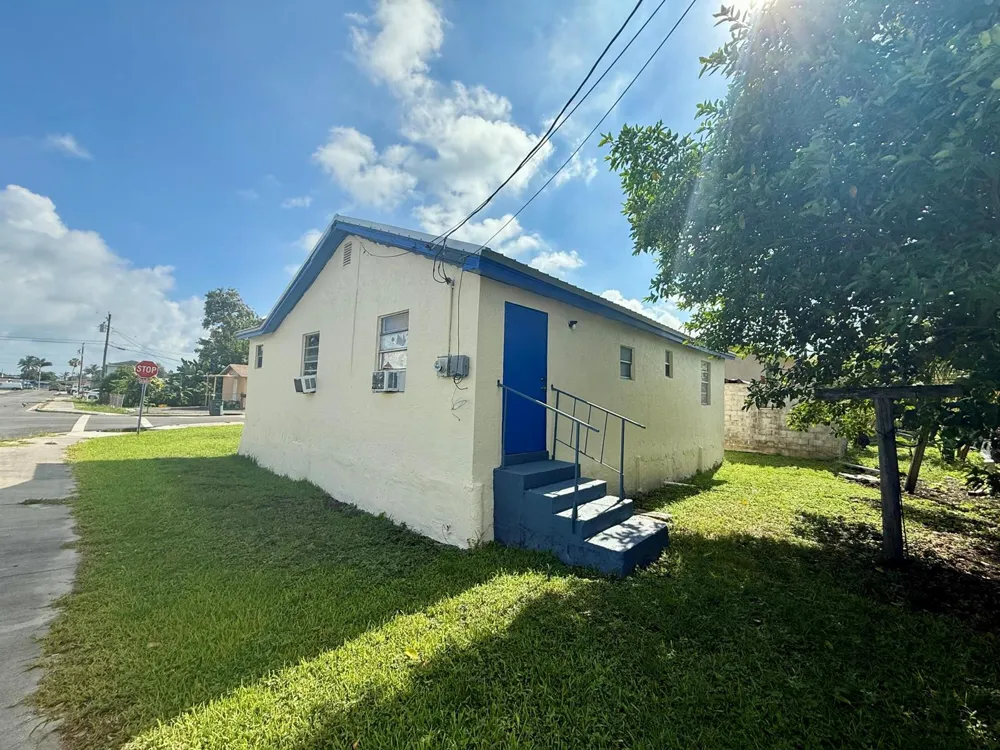 856 SW Ave D Belle Glade, FL 33430