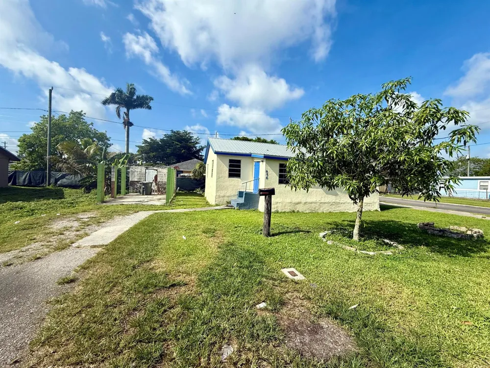 856 SW Ave D Belle Glade, FL 33430