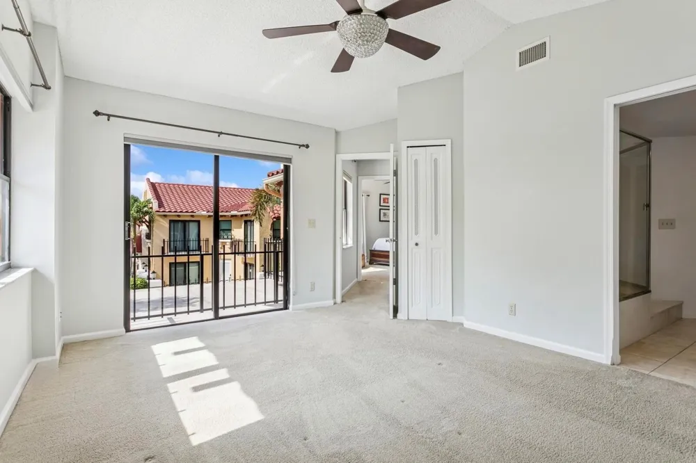 24 Uno Lago Drive Juno Beach, FL 33408