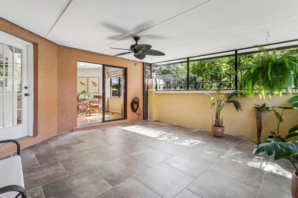 24 Uno Lago Drive Juno Beach, FL 33408