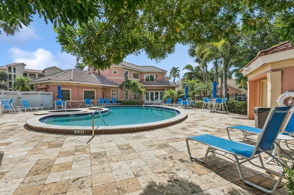24 Uno Lago Drive Juno Beach, FL 33408