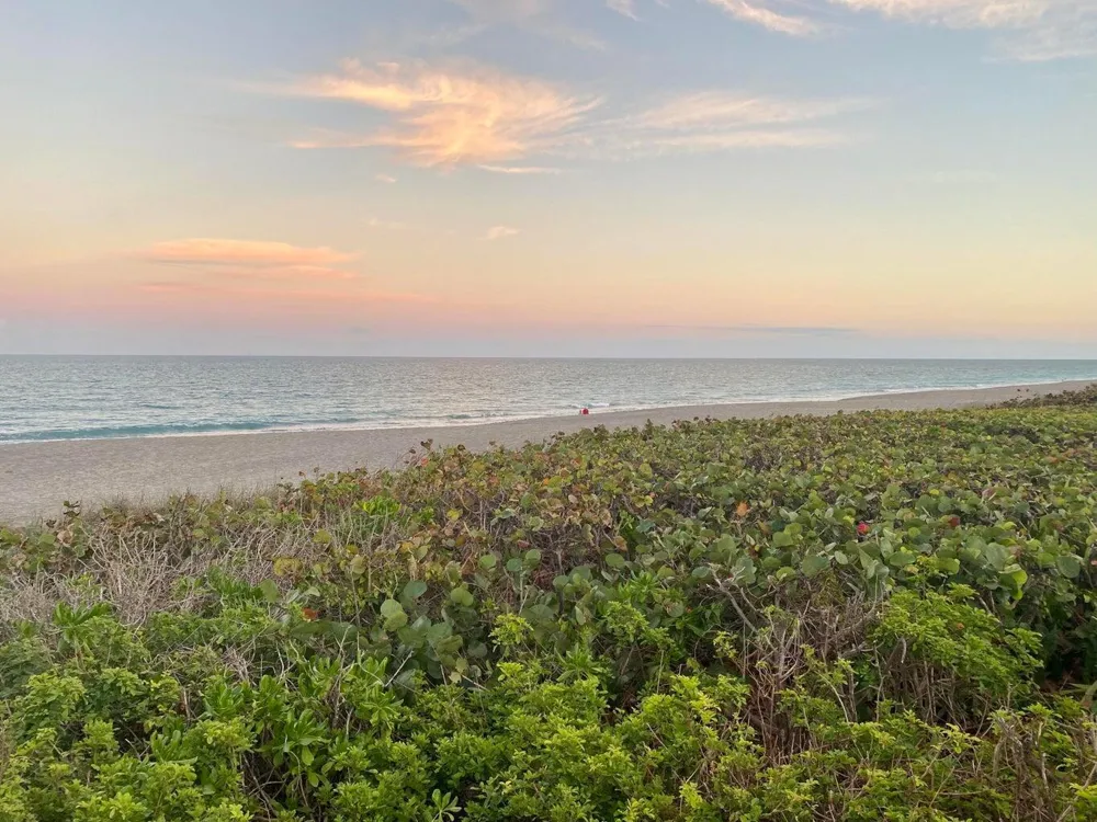 24 Uno Lago Drive Juno Beach, FL 33408