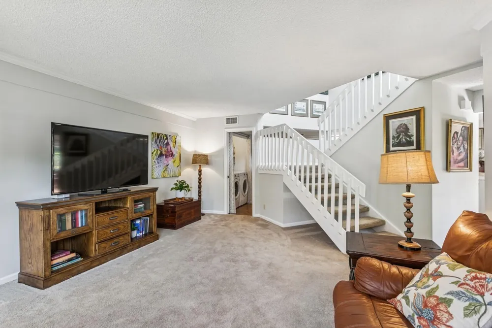24 Uno Lago Drive Juno Beach, FL 33408