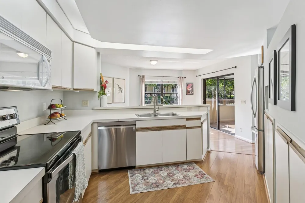 24 Uno Lago Drive Juno Beach, FL 33408