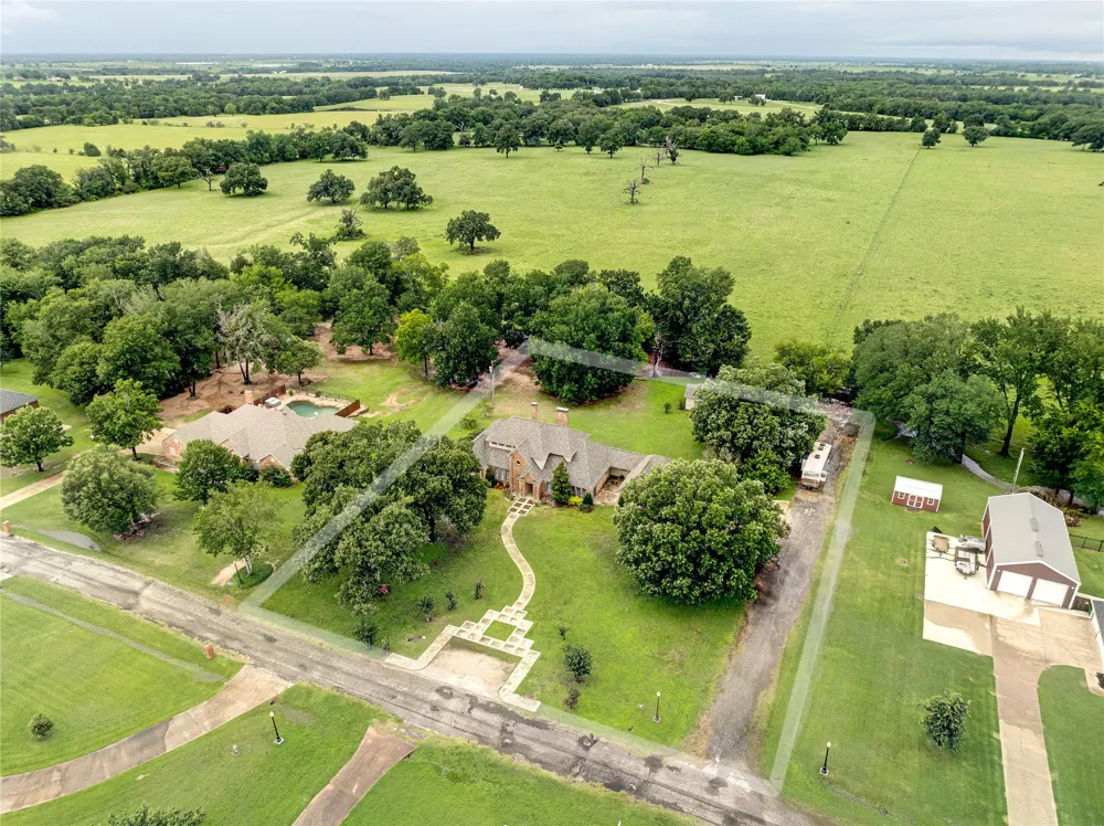 912 Walnut Creek Drive Fairfield, TX 75840
