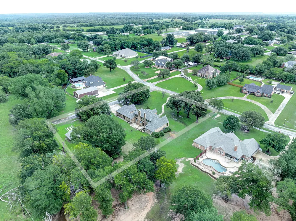 912 Walnut Creek Drive Fairfield, TX 75840