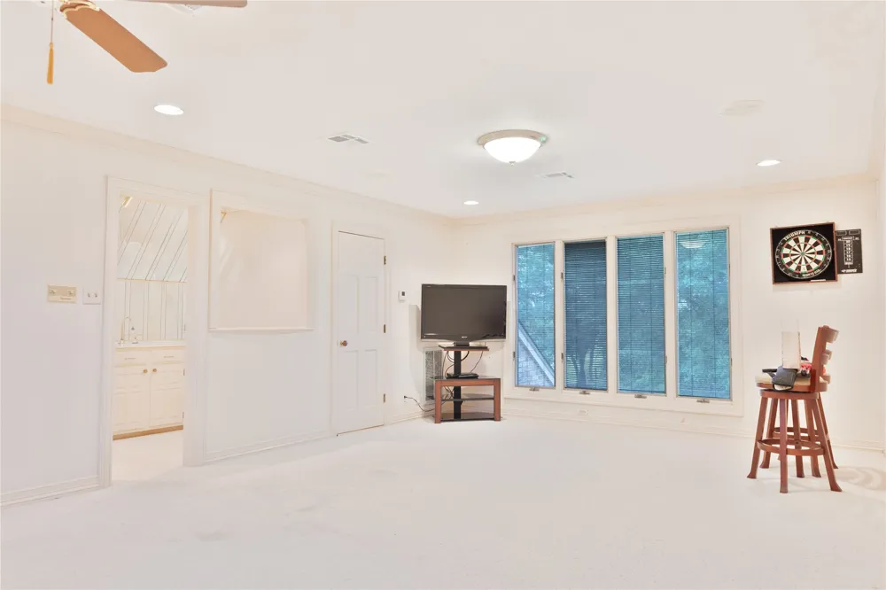 912 Walnut Creek Drive Fairfield, TX 75840