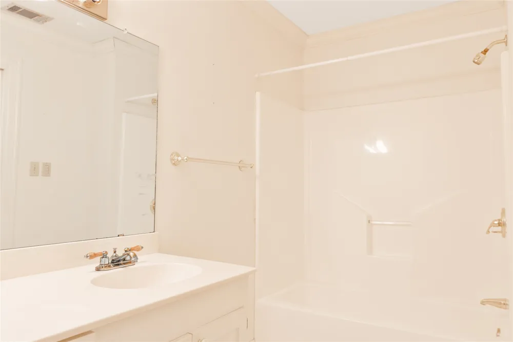 912 Walnut Creek Drive Fairfield, TX 75840