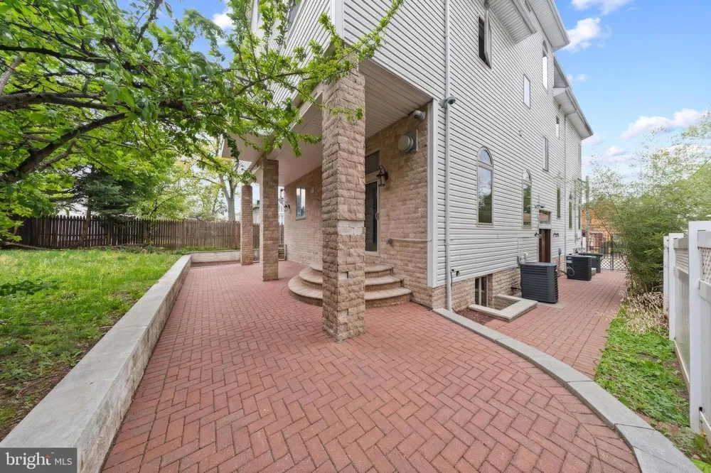 69 SUMMIT ROAD Elizabeth, NJ 07208