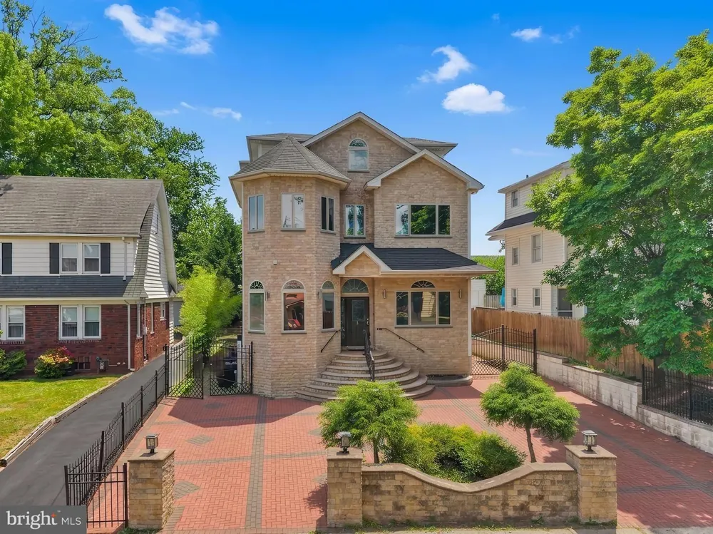 69 SUMMIT ROAD Elizabeth, NJ 07208