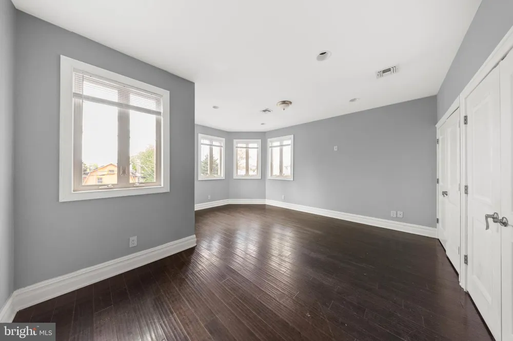 69 SUMMIT ROAD Elizabeth, NJ 07208