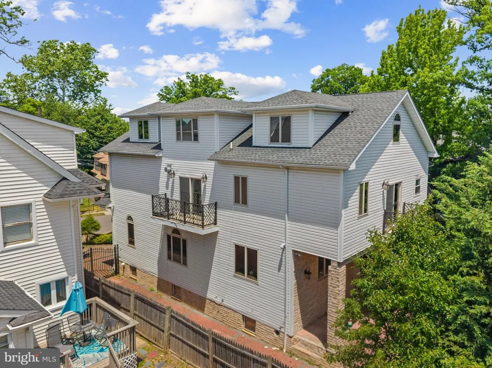 69 SUMMIT ROAD Elizabeth, NJ 07208
