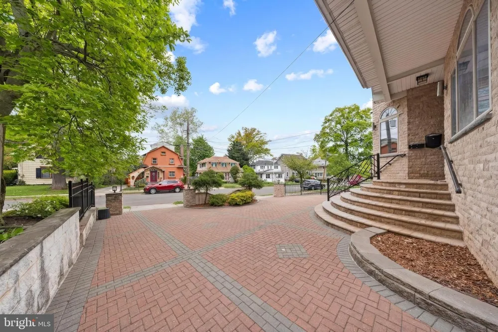 69 SUMMIT ROAD Elizabeth, NJ 07208