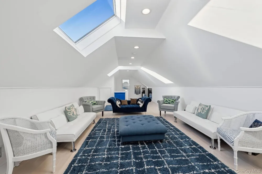 131 Flying Point Road Southampton, NY 11968