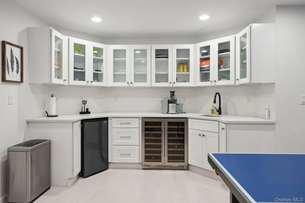 131 Flying Point Road Southampton, NY 11968