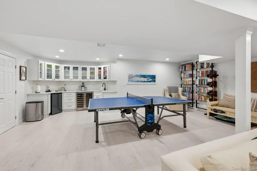 131 Flying Point Road Southampton, NY 11968
