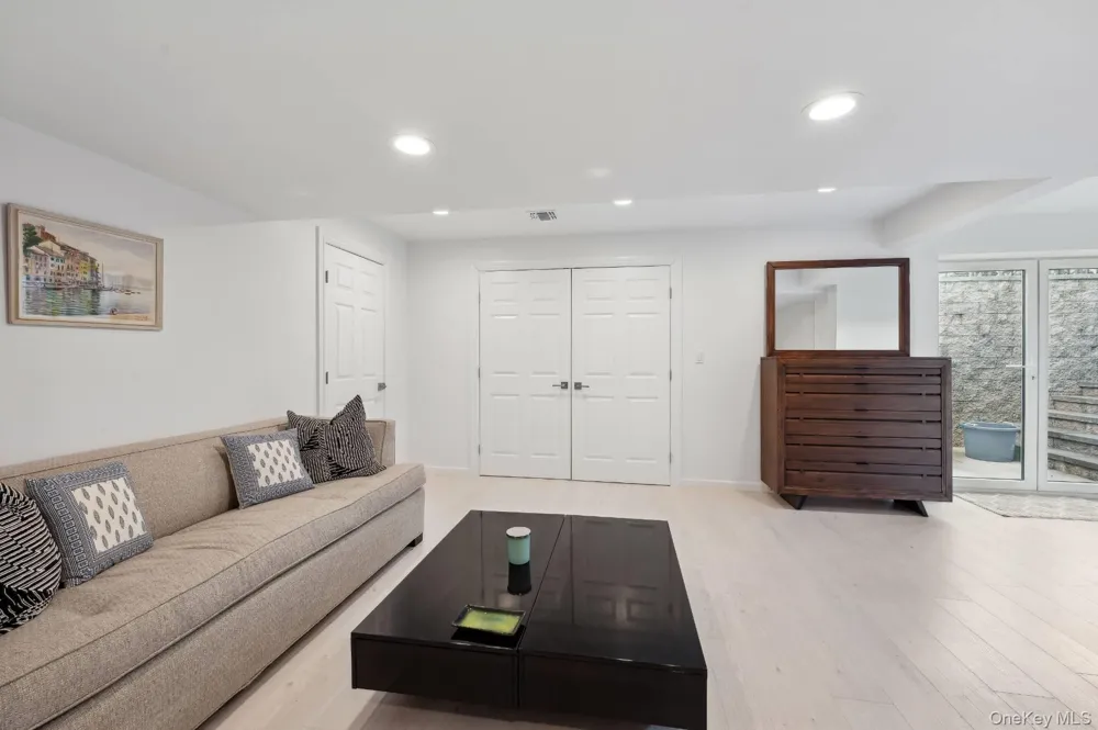 131 Flying Point Road Southampton, NY 11968
