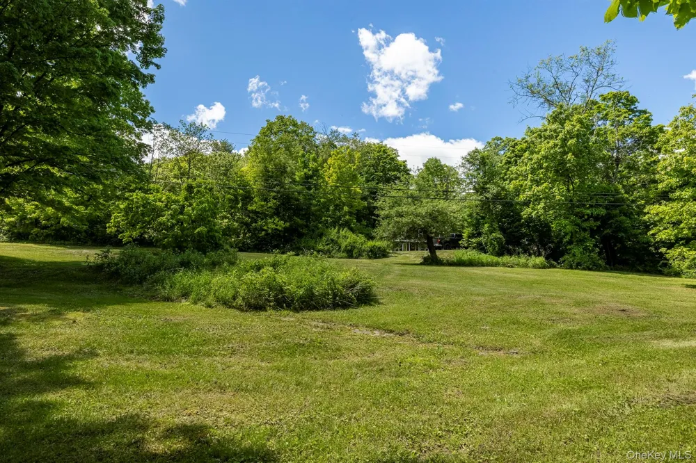 82 Near Road Red Hook, NY 12571