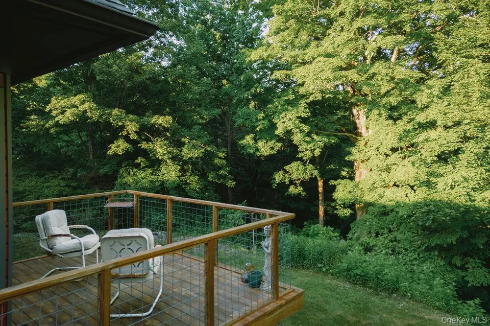 82 Near Road Red Hook, NY 12571