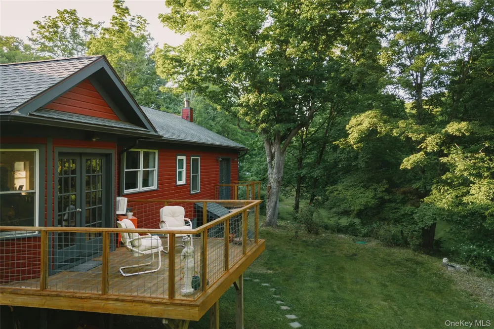 82 Near Road Red Hook, NY 12571