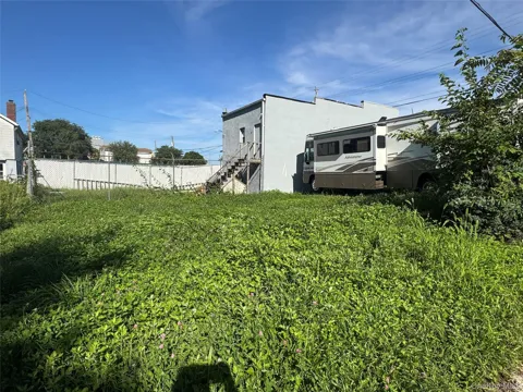 8 Iroquois Street