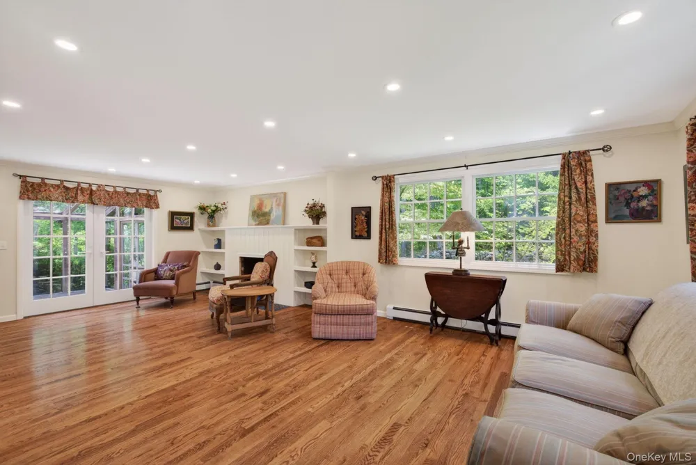 285 Morgan Hill Road Hurley, NY 12443