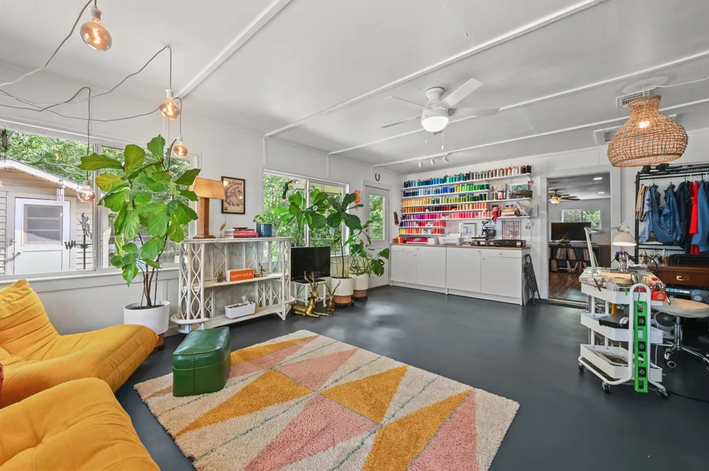807 Campbell Street Lockhart, TX 78644