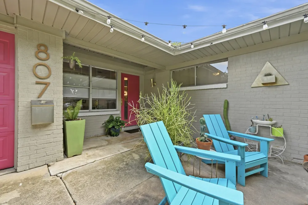 807 Campbell Street Lockhart, TX 78644