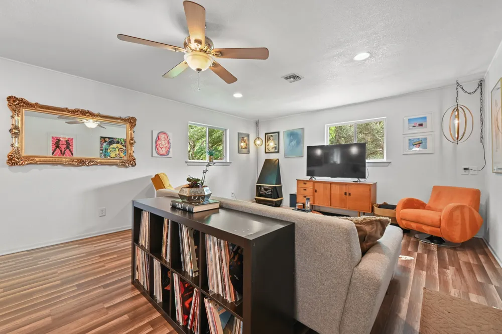 807 Campbell Street Lockhart, TX 78644