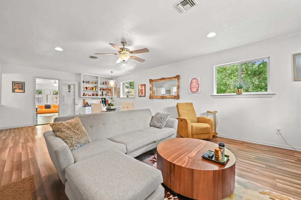 807 Campbell Street Lockhart, TX 78644