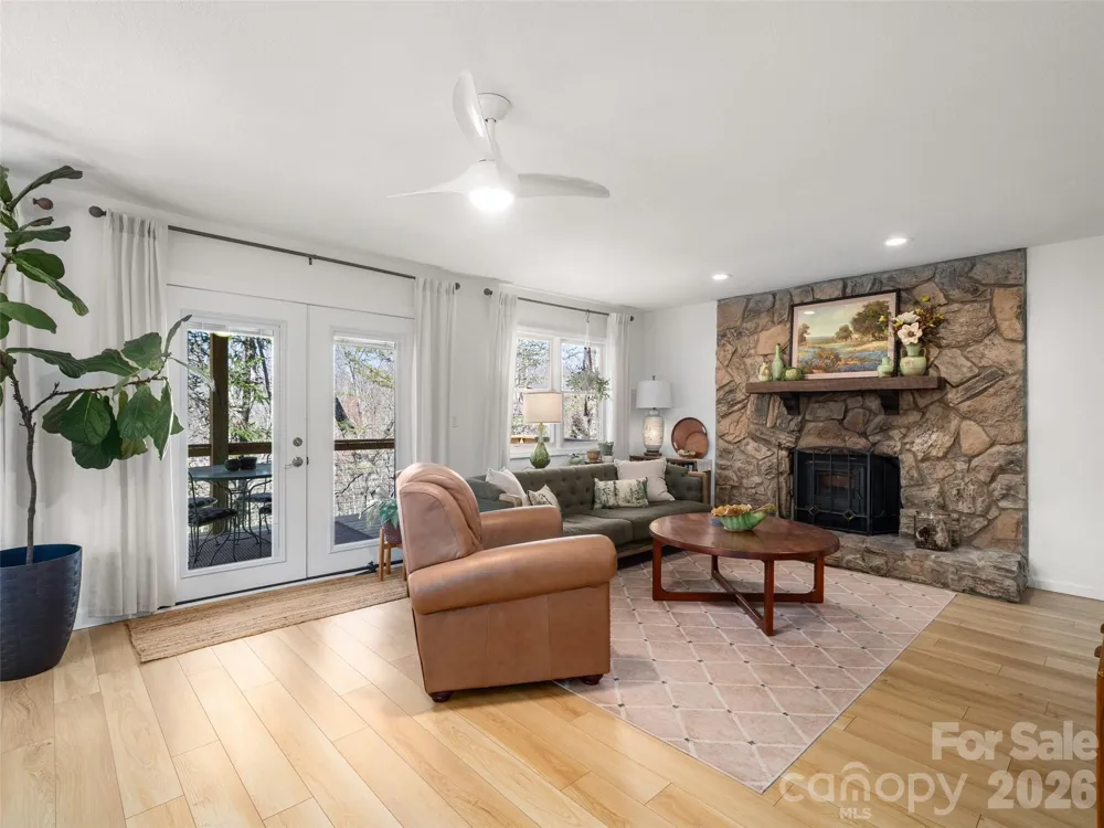 31 Elseetos Drive Brevard, NC 28712
