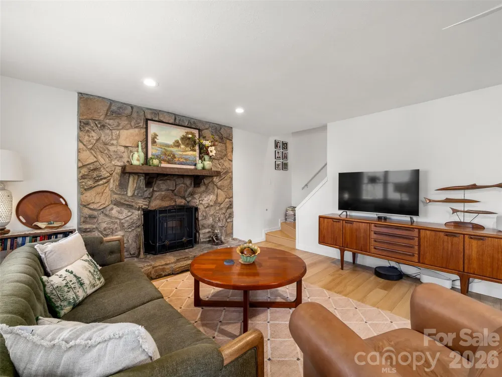 31 Elseetos Drive Brevard, NC 28712