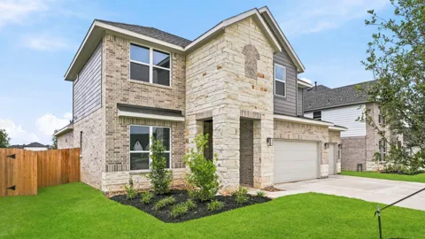 1112 Skyline Trails Avenue