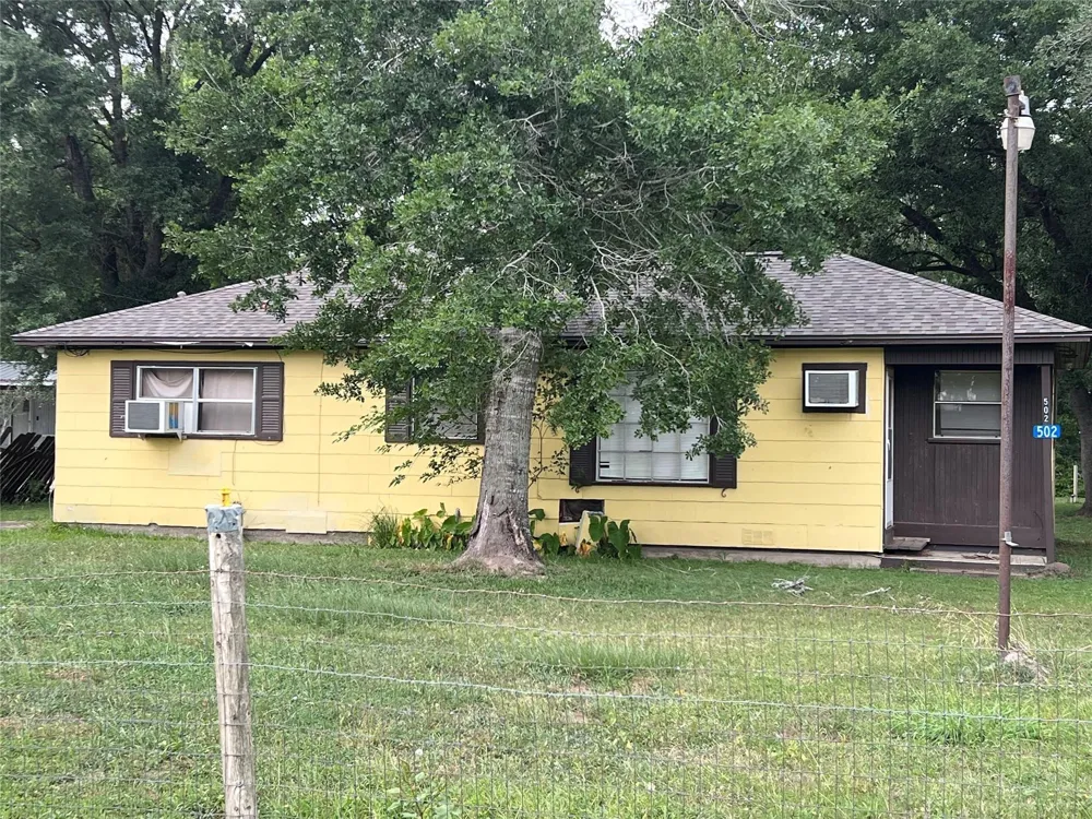 502 N Liberty Street El Campo, TX 77437