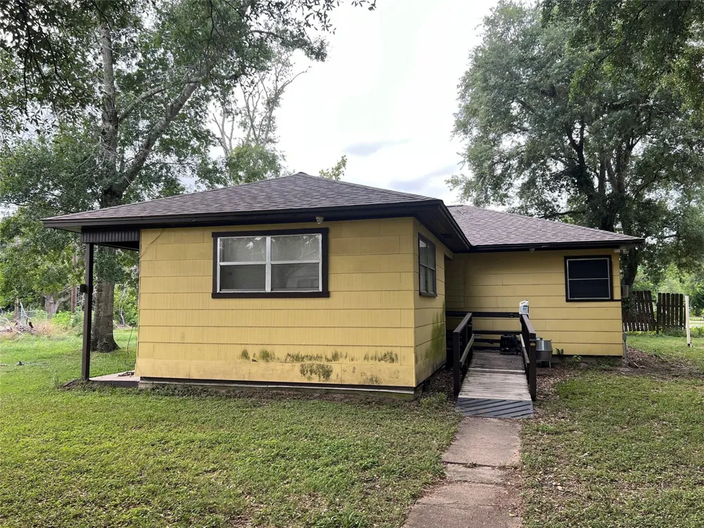 502 N Liberty Street El Campo, TX 77437