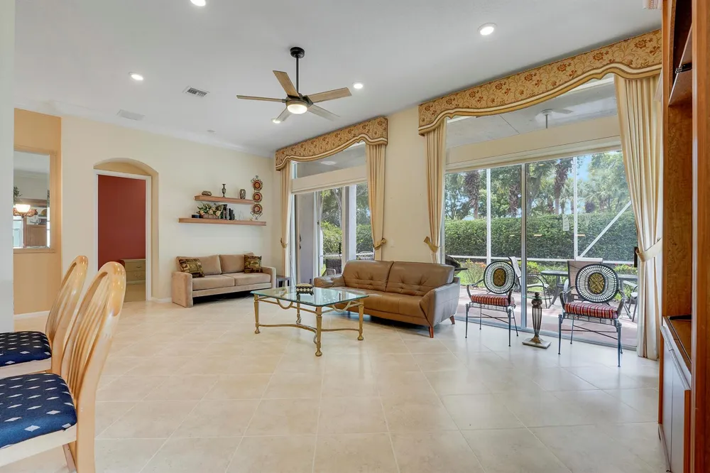 6554 Pavone Street Lake Worth, FL 33467