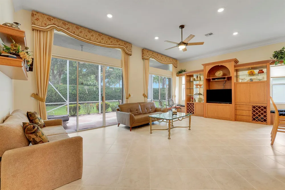 6554 Pavone Street Lake Worth, FL 33467