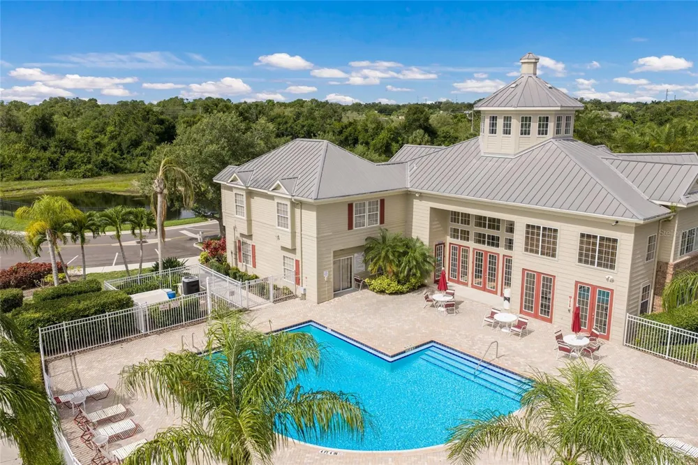 7633 PLANTATION CIRCLE #7633 University Park, FL 34201