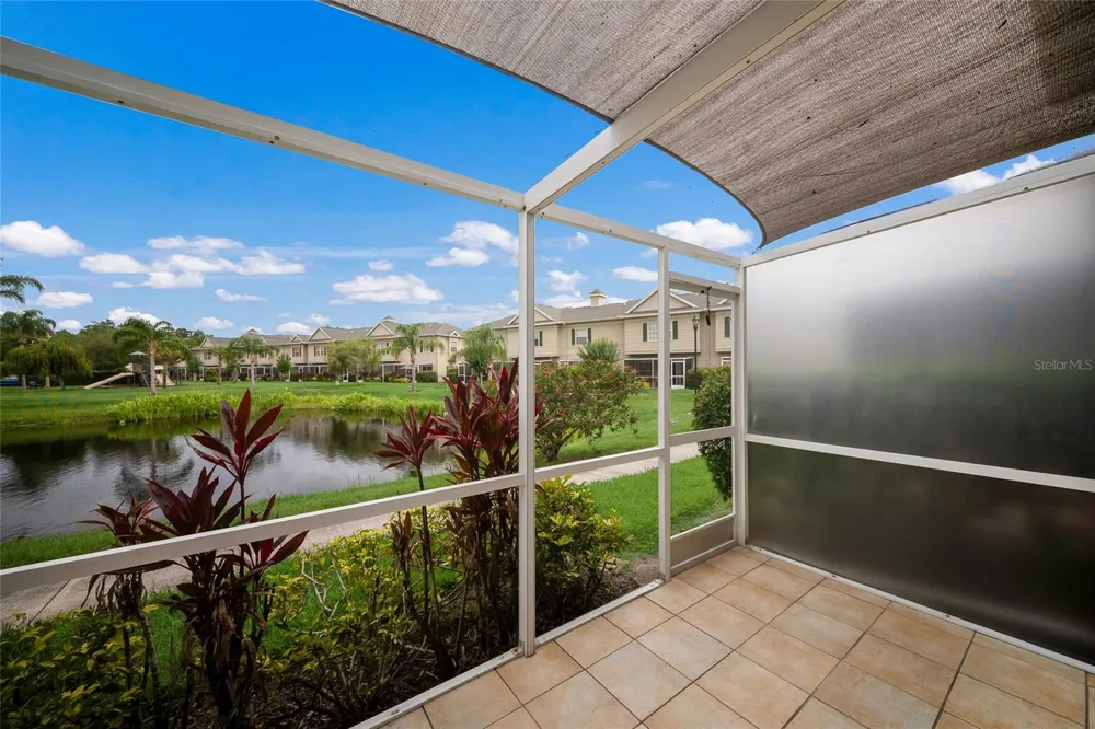 7633 PLANTATION CIRCLE #7633 University Park, FL 34201