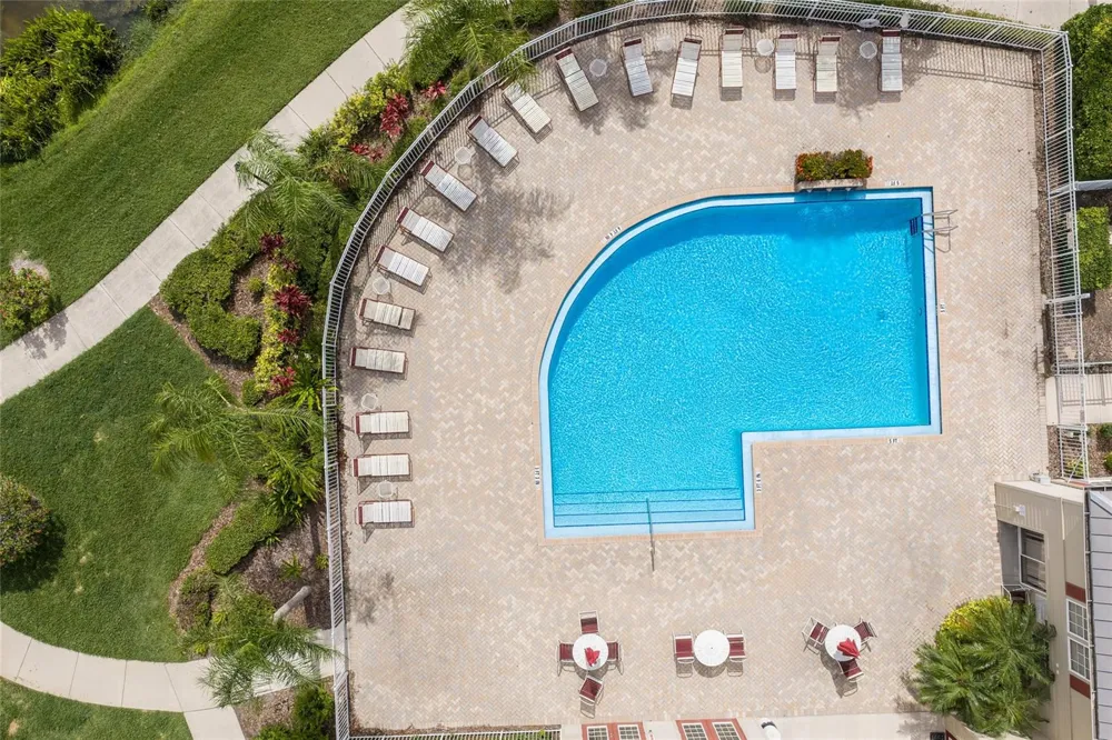 7633 PLANTATION CIRCLE #7633 University Park, FL 34201