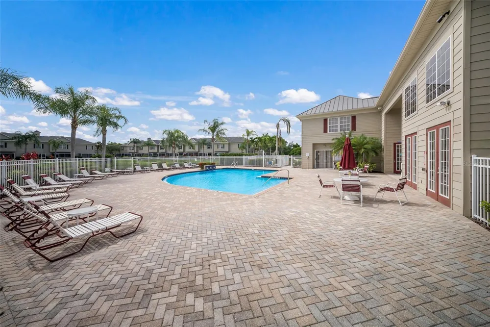 7633 PLANTATION CIRCLE #7633 University Park, FL 34201